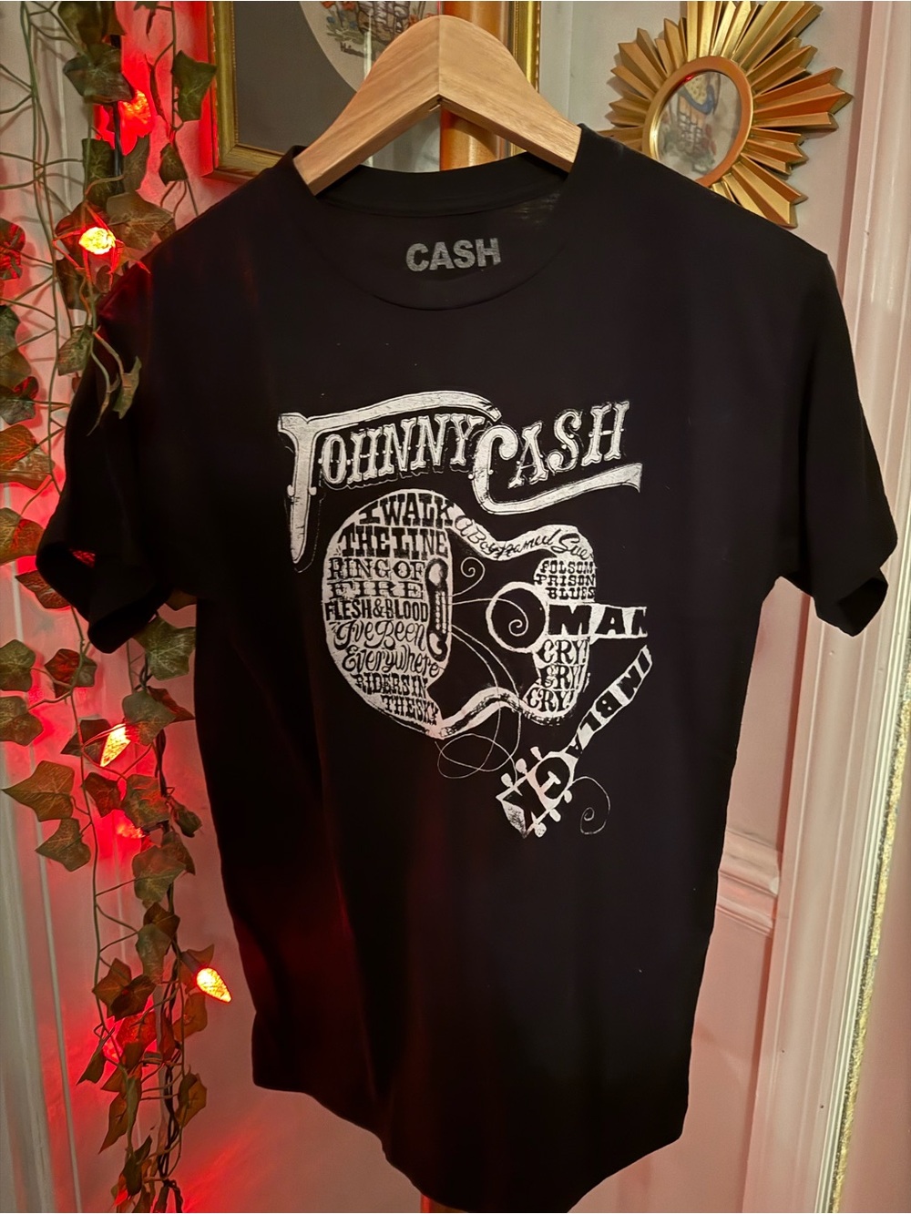 🖤♠️ Black Johnny Cash Graphic Tee with White Guitar Artwork 🖤♠️